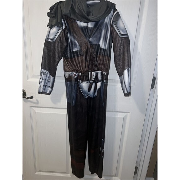 Mandaloran Costume W/ Padded Armor & Cape Sz Boys Med, No Shoe Covers‎ Or Mask - Picture 3 of 8